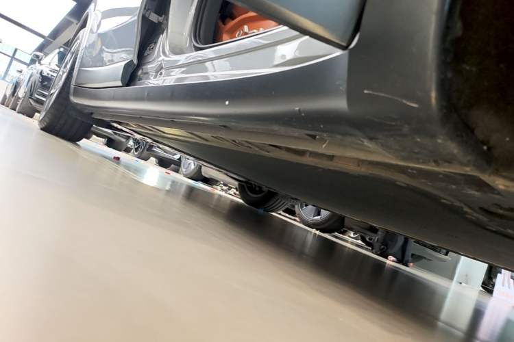 Used ONVO L60 2024 60 kWh Rear-Drive Version Right Side Sill