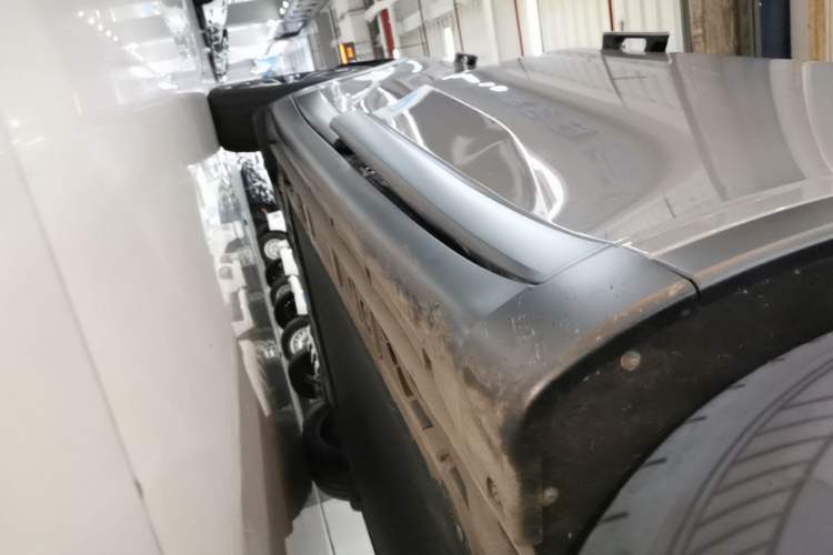 Used ONVO L60 2024 60 kWh All-Wheel Drive Right Side Sill