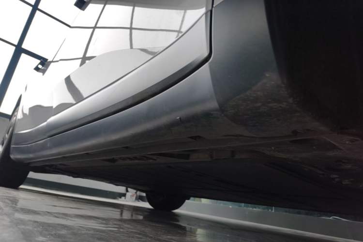 Used ONVO L60 2024 60 kWh Rear-Drive Version Right Side Sill