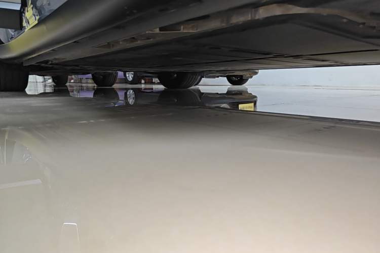 Used ONVO L60 2024 60 kWh Rear-Drive Version Right Side Sill