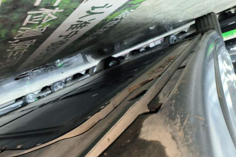 Used ONVO L60 2024 60 kWh Rear-Drive Version Right Side Sill