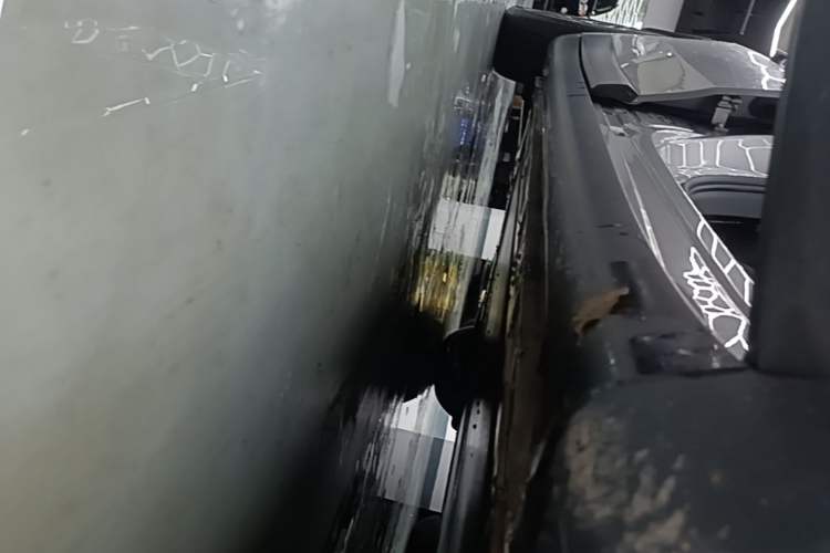 Used ONVO L60 2024 60 kWh Rear-Drive Version Right Side Sill