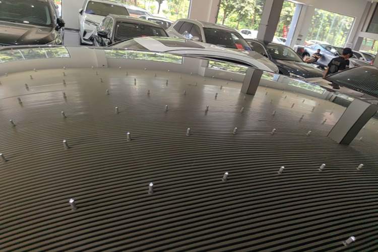 Used ONVO L60 2024 60 kWh All-Wheel Drive Roof