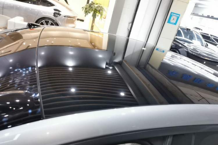 Used ONVO L60 2024 60 kWh All-Wheel Drive Roof