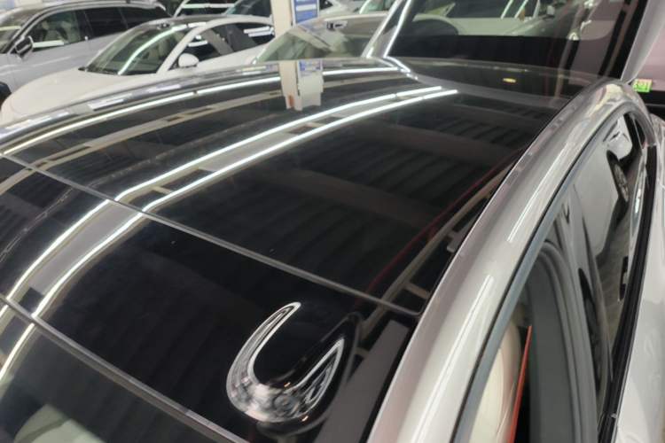Used ONVO L60 2024 60 kWh All-Wheel Drive Roof
