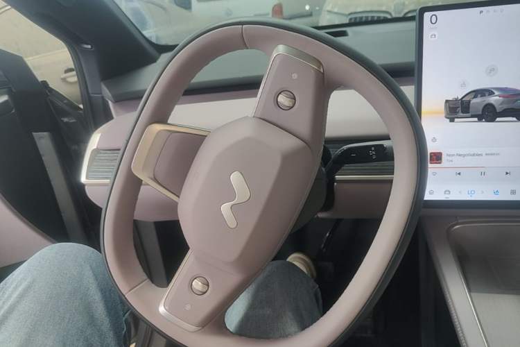 Used ONVO L60 2024 60 kWh Rear-Drive Version Steering Wheel
