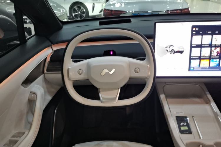 Used ONVO L60 2024 60 kWh All-Wheel Drive Steering Wheel