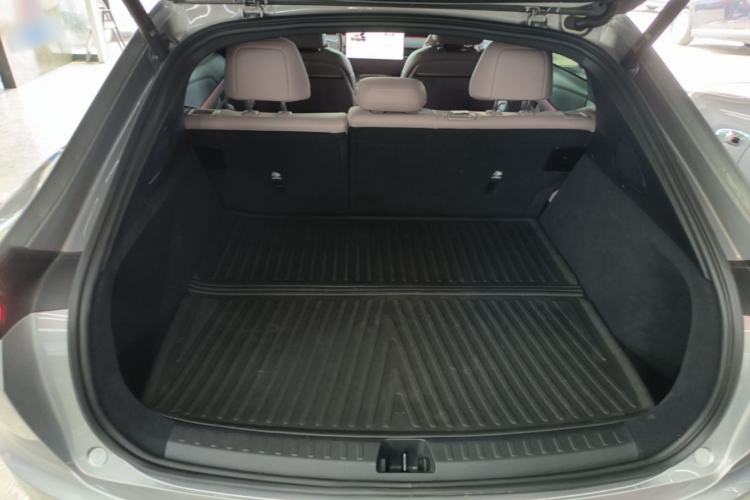Used ONVO L60 2024 60 kWh Rear-Drive Version Trunk