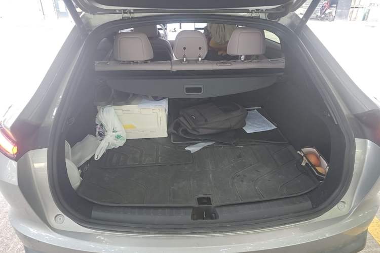 Used ONVO L60 2024 60 kWh Rear-Drive Version Trunk