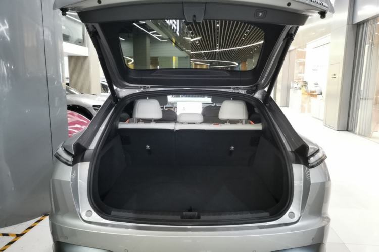 Used ONVO L60 2024 60 kWh All-Wheel Drive Trunk