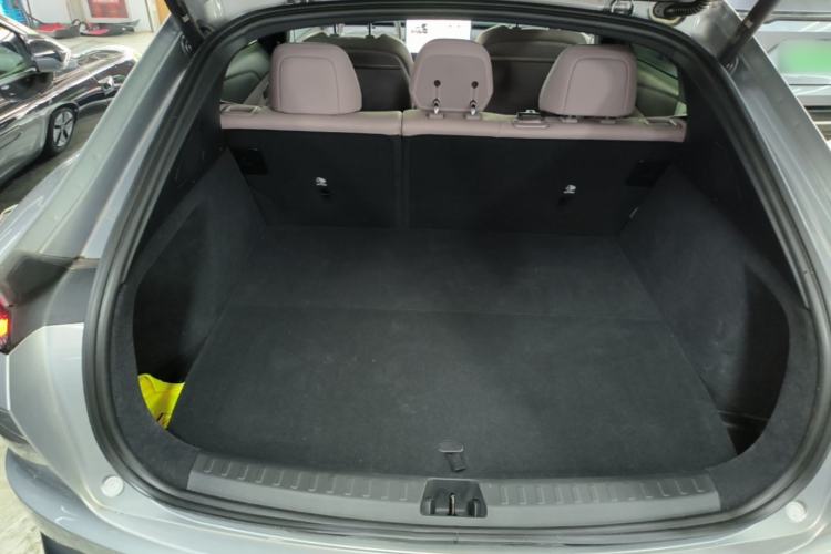 Used ONVO L60 2024 60 kWh Rear-Drive Version Trunk
