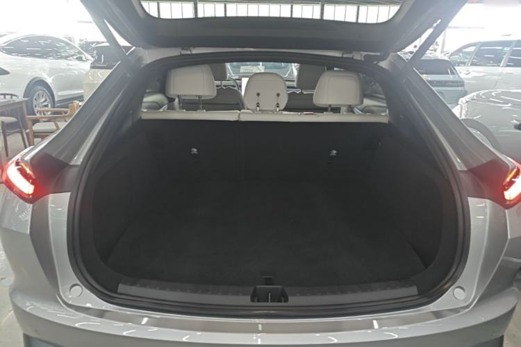 Used ONVO L60 2024 60 kWh Rear-Drive Version Trunk