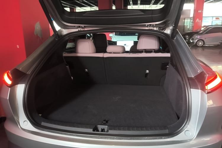 Used ONVO L60 2024 60 kWh Rear-Drive Version Trunk