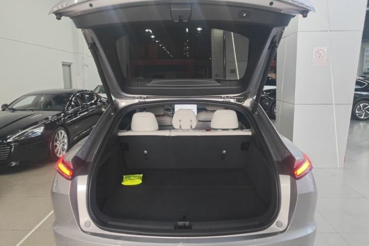 Used ONVO L60 2024 60 kWh Rear-Drive Version Trunk