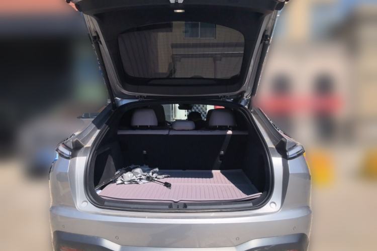 Used ONVO L60 2024 60 kWh Rear-Drive Version Trunk