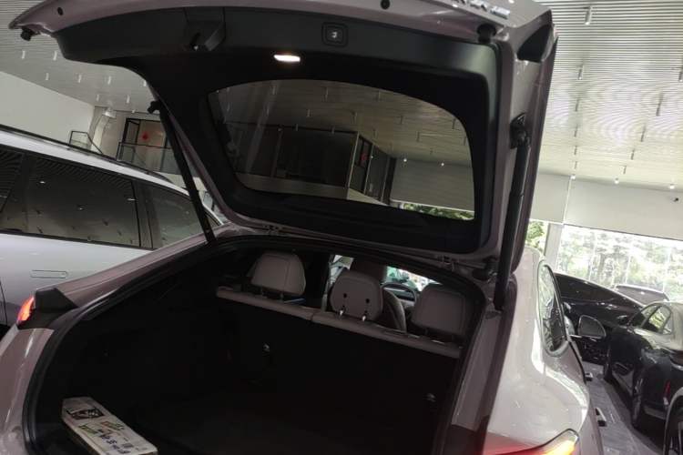 Used ONVO L60 2024 60 kWh Rear-Drive Version Trunk
