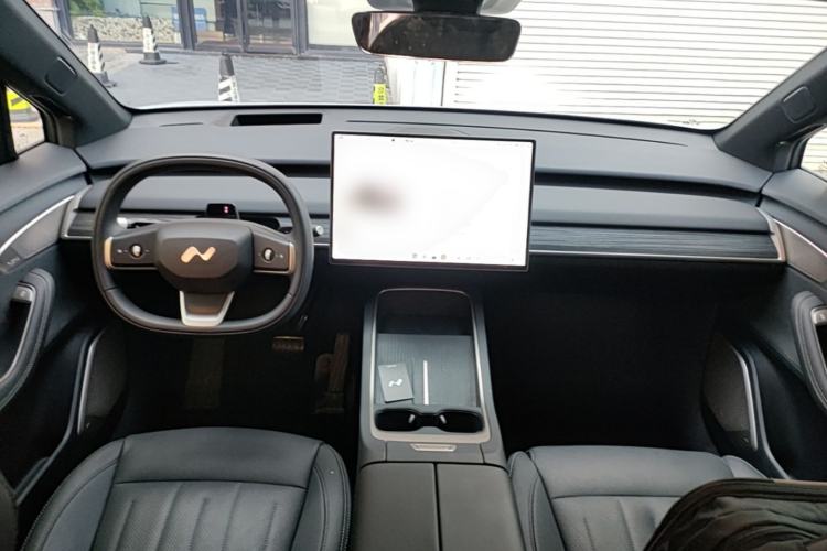 Used ONVO L60 2024 60 kWh Rear-Drive Version Center Console