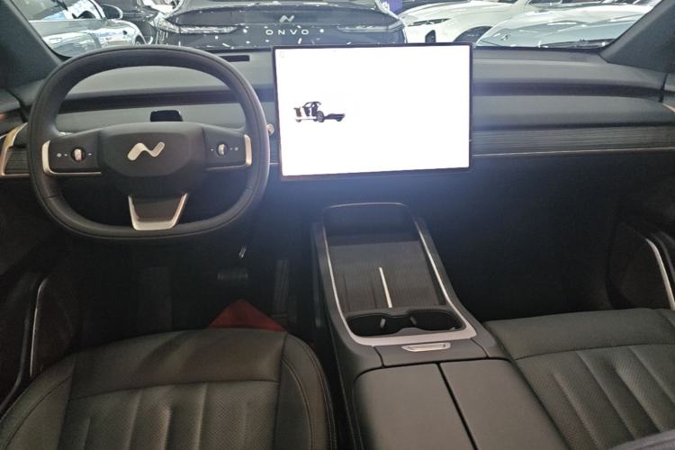 Used ONVO L60 2024 60 kWh Rear-Drive Version Center Console