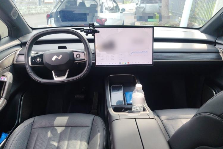 Used ONVO L60 2024 60 kWh Rear-Drive Version Center Console