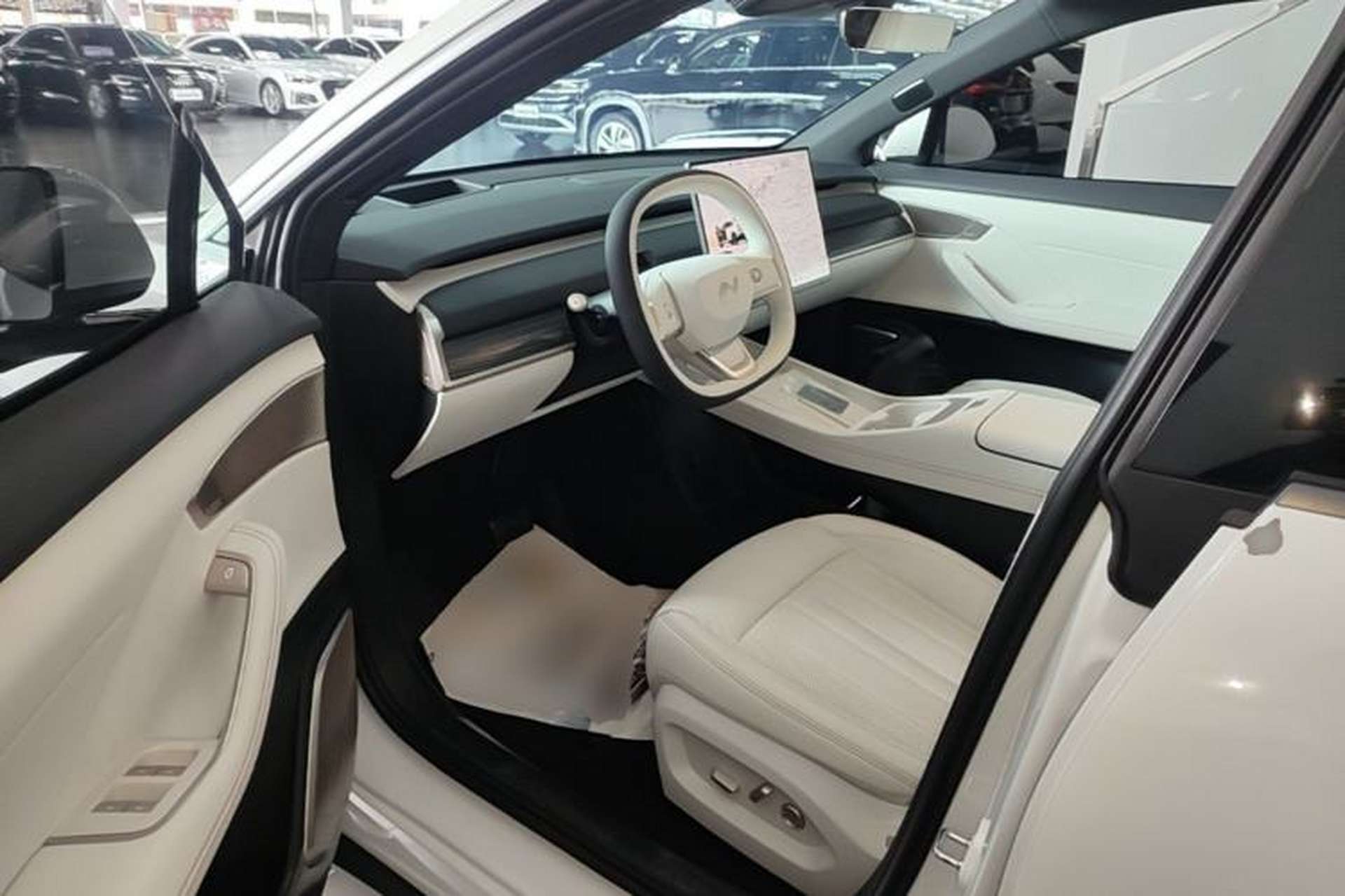 Used ONVO L60 2024 60 kWh All-Wheel Drive Driver Seat