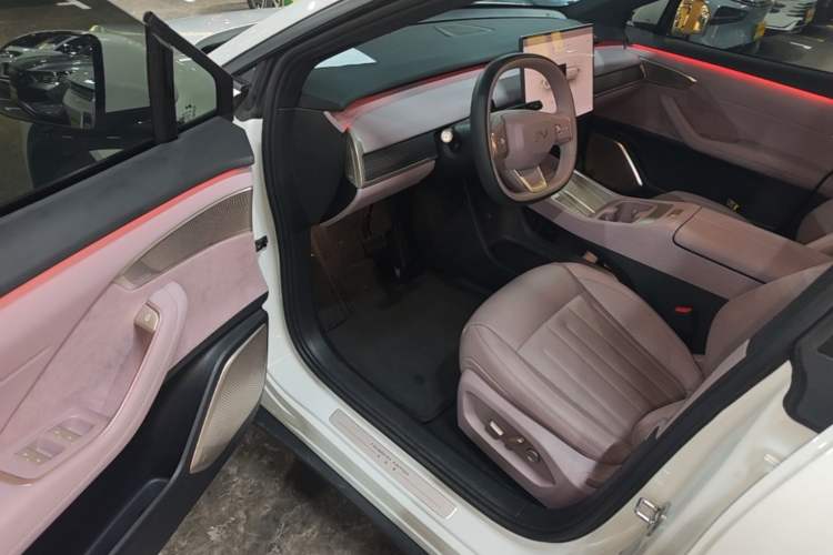 Used ONVO L60 2024 60 kWh Rear-Drive Version Driver Seat
