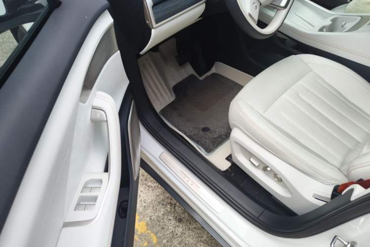 Used ONVO L60 2024 60 kWh Rear-Drive Version Driver Seat