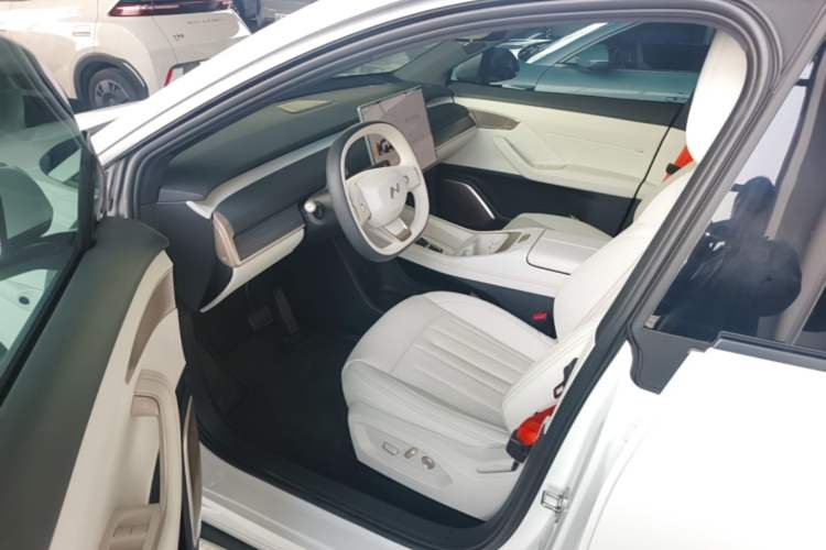 Used ONVO L60 2024 60 kWh Rear-Drive Version Driver Seat