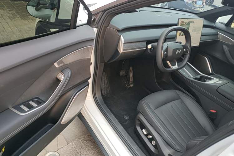 Used ONVO L60 2024 60 kWh Rear-Drive Version Driver Seat