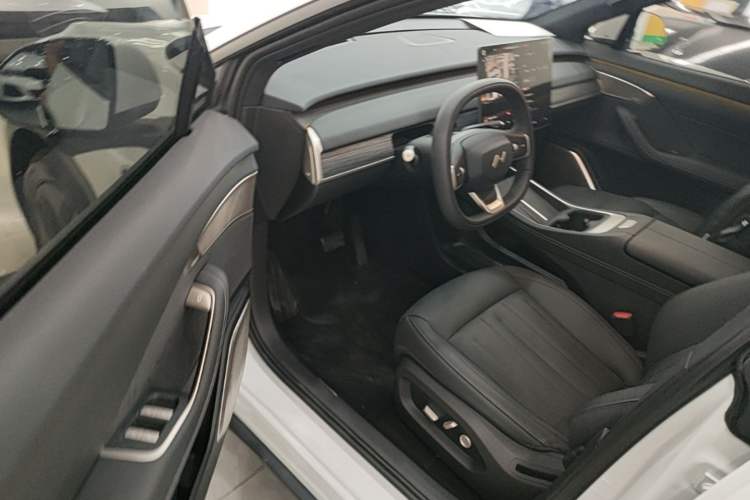 Used ONVO L60 2024 60 kWh Rear-Drive Version Driver Seat