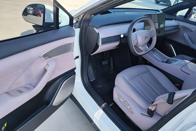 Used ONVO L60 2024 60 kWh Rear-Drive Version Driver Seat