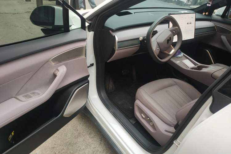 Used ONVO L60 2024 60 kWh Rear-Drive Version Driver Seat