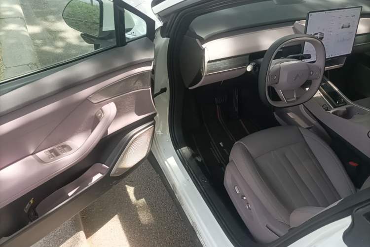 Used ONVO L60 2024 60 kWh Rear-Drive Version Driver Seat