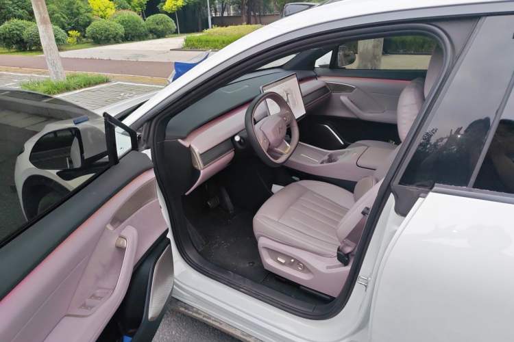 Used ONVO L60 2024 60 kWh Rear-Drive Version Driver Seat