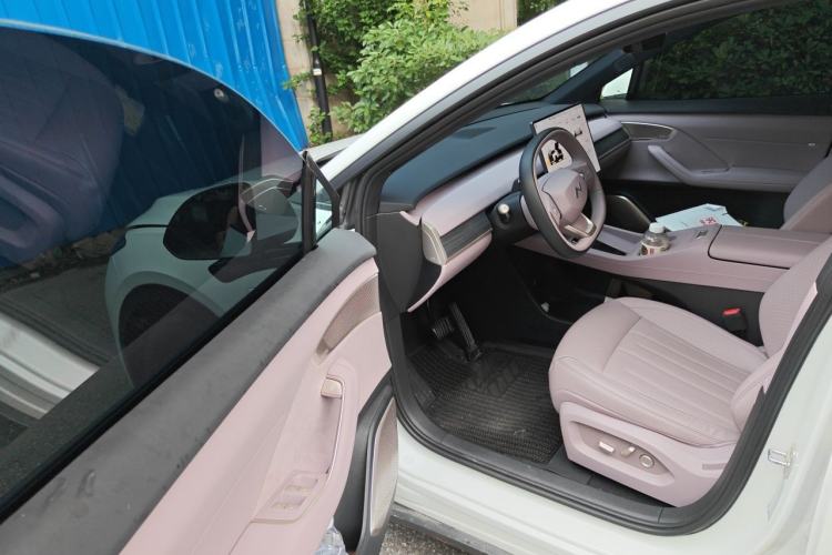 Used ONVO L60 2024 60 kWh Rear-Drive Version Driver Seat