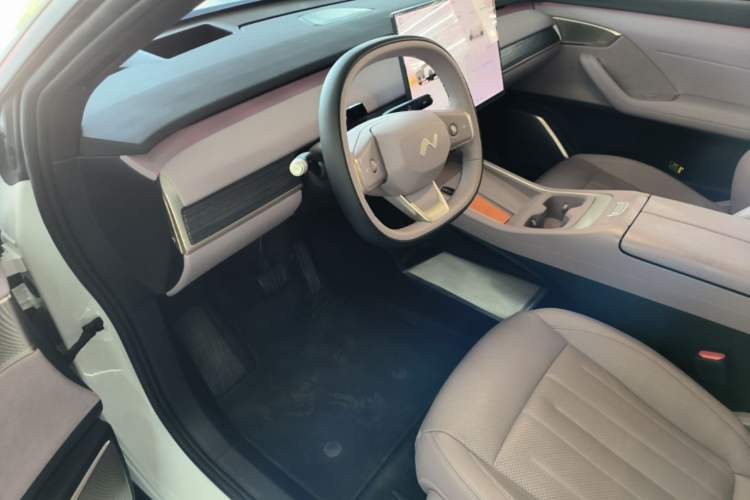 Used ONVO L60 2024 60 kWh Rear-Drive Version Driver Seat
