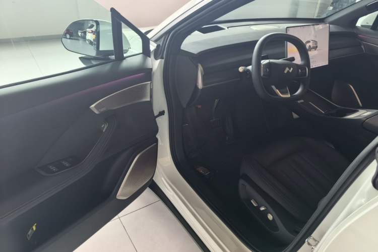 Used ONVO L60 2024 60 kWh All-Wheel Drive Driver Seat
