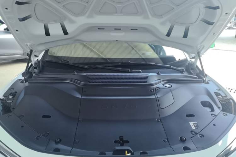 Used ONVO L60 2024 60 kWh Rear-Drive Version Engine Bay