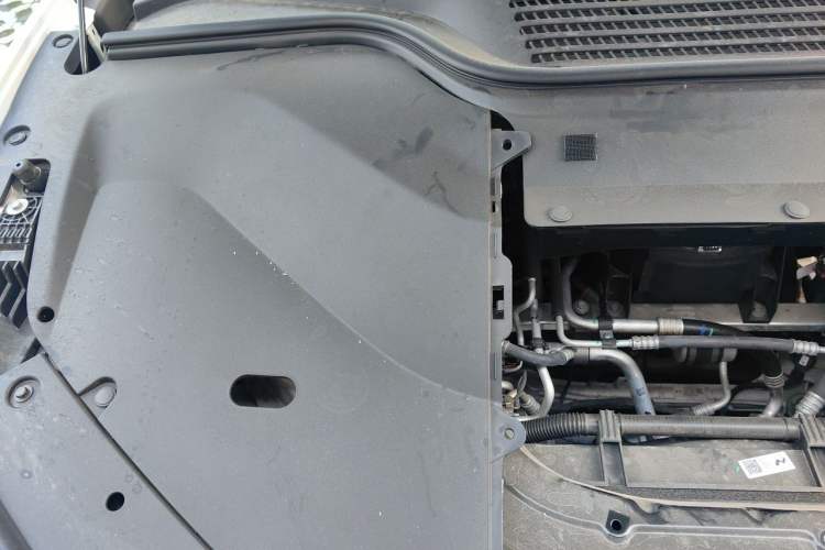 Used ONVO L60 2024 60 kWh Rear-Drive Version Engine Bay Right