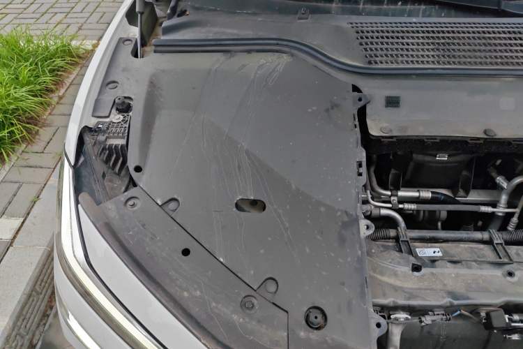Used ONVO L60 2024 60 kWh Rear-Drive Version Engine Bay Right