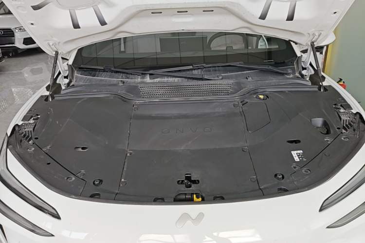 Used ONVO L60 2024 60 kWh All-Wheel Drive Engine Bay