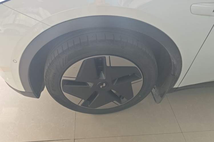Used ONVO L60 2024 60 kWh Rear-Drive Version Exterior 1