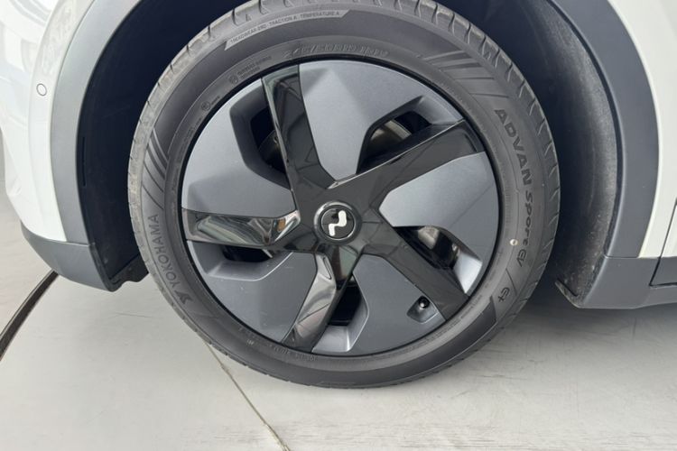Used ONVO L60 2024 60 kWh Rear-Drive Version Exterior 1