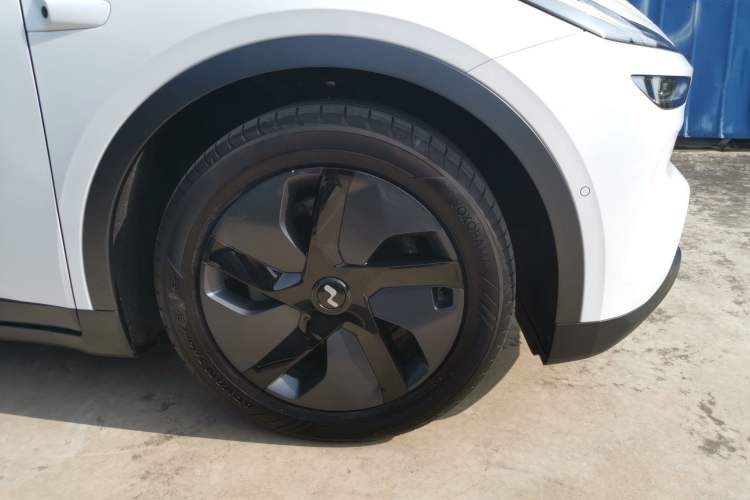 Used ONVO L60 2024 60 kWh Rear-Drive Version Exterior 2