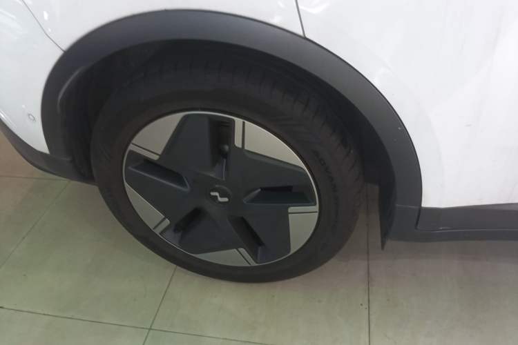 Used ONVO L60 2024 60 kWh Rear-Drive Version Exterior 3