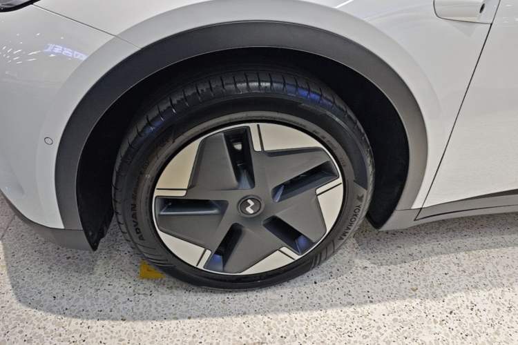 Used ONVO L60 2024 60 kWh Rear-Drive Version Exterior 4