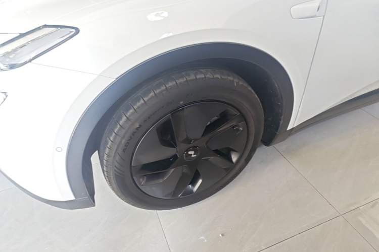 Used ONVO L60 2024 60 kWh Rear-Drive Version Exterior 4