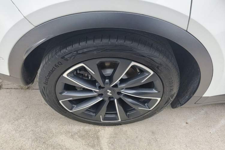 Used ONVO L60 2024 60 kWh Rear-Drive Version Exterior 5
