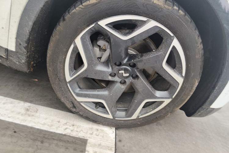 Used ONVO L60 2024 60 kWh All-Wheel Drive Exterior 7