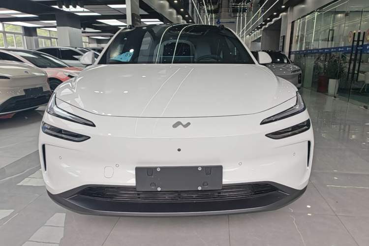 Used ONVO L60 2024 60 kWh Rear-Drive Version Front