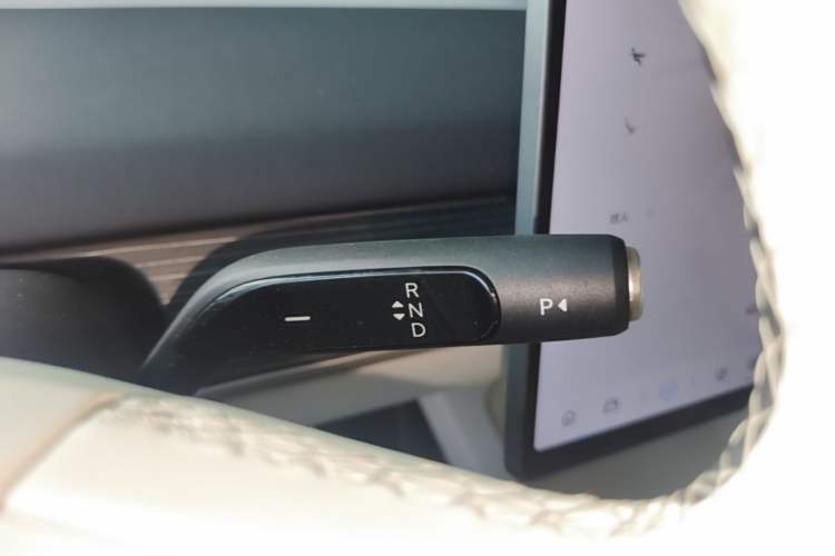 Used ONVO L60 2024 60 kWh Rear-Drive Version Gear Lever